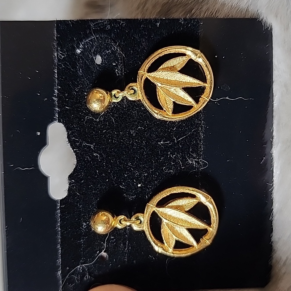 Vintage Leaf Gold Dangle‎ Earrings